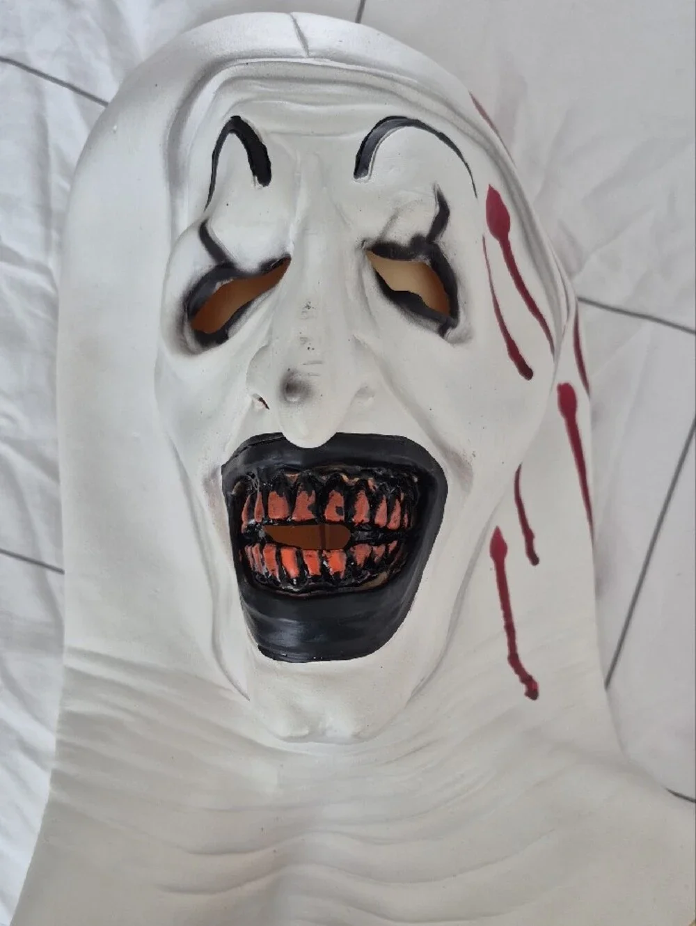 Art The Clown Black and White Creepy Kids Costume with Mask and Prop Knife